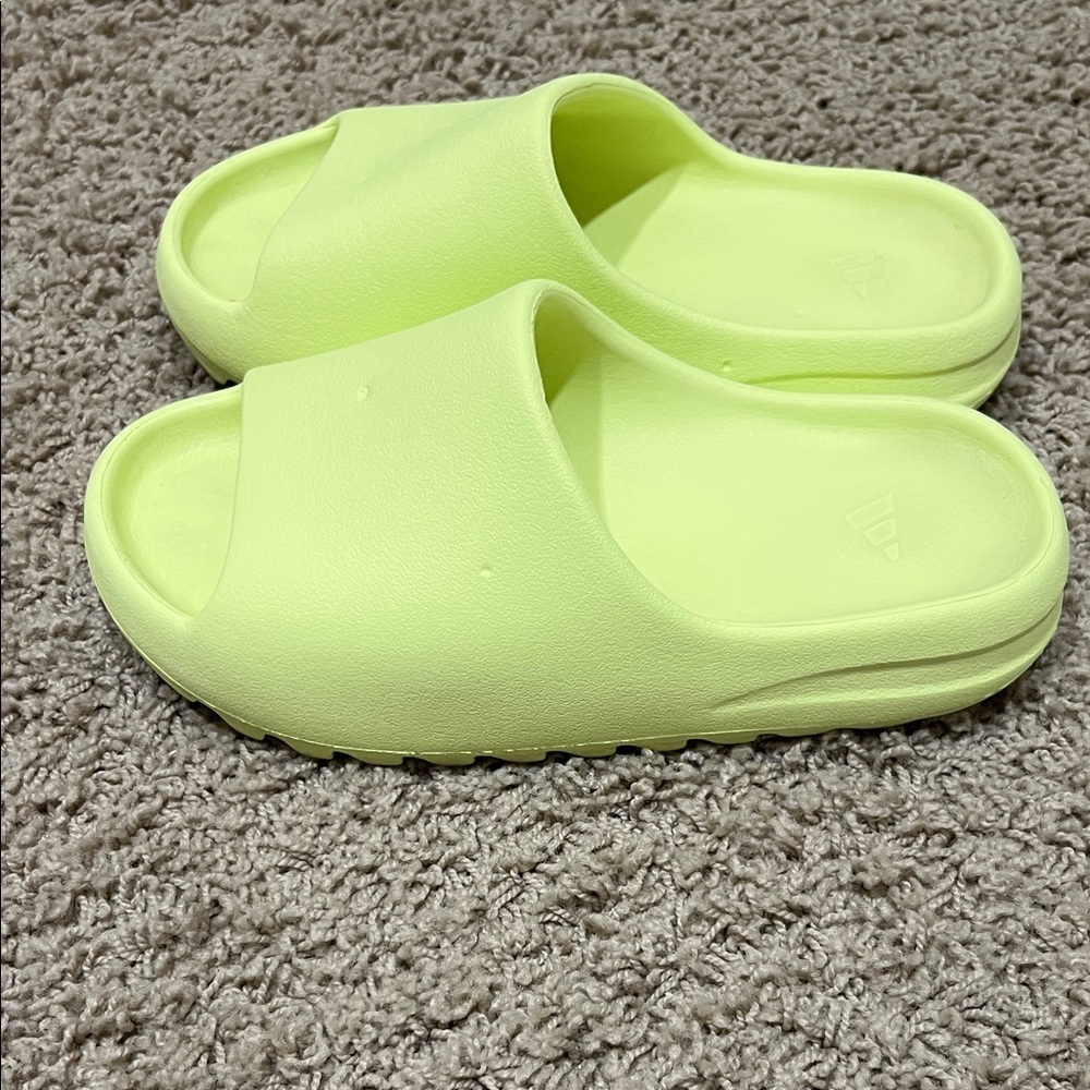 Yeezy Slide - Picture 3 of 5